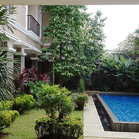 Saffron Suites Syariah Giacarta Esterno foto