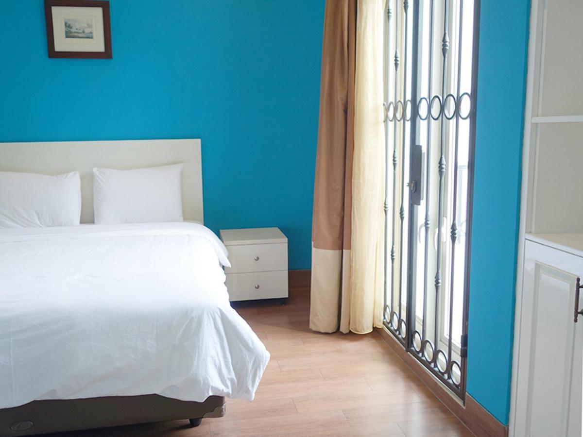 Saffron Suites Syariah Giacarta Esterno foto