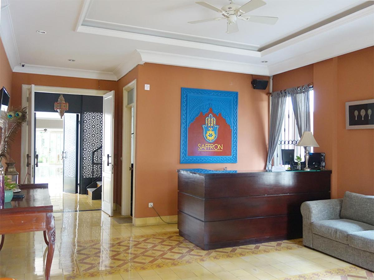 Saffron Suites Syariah Giacarta Esterno foto