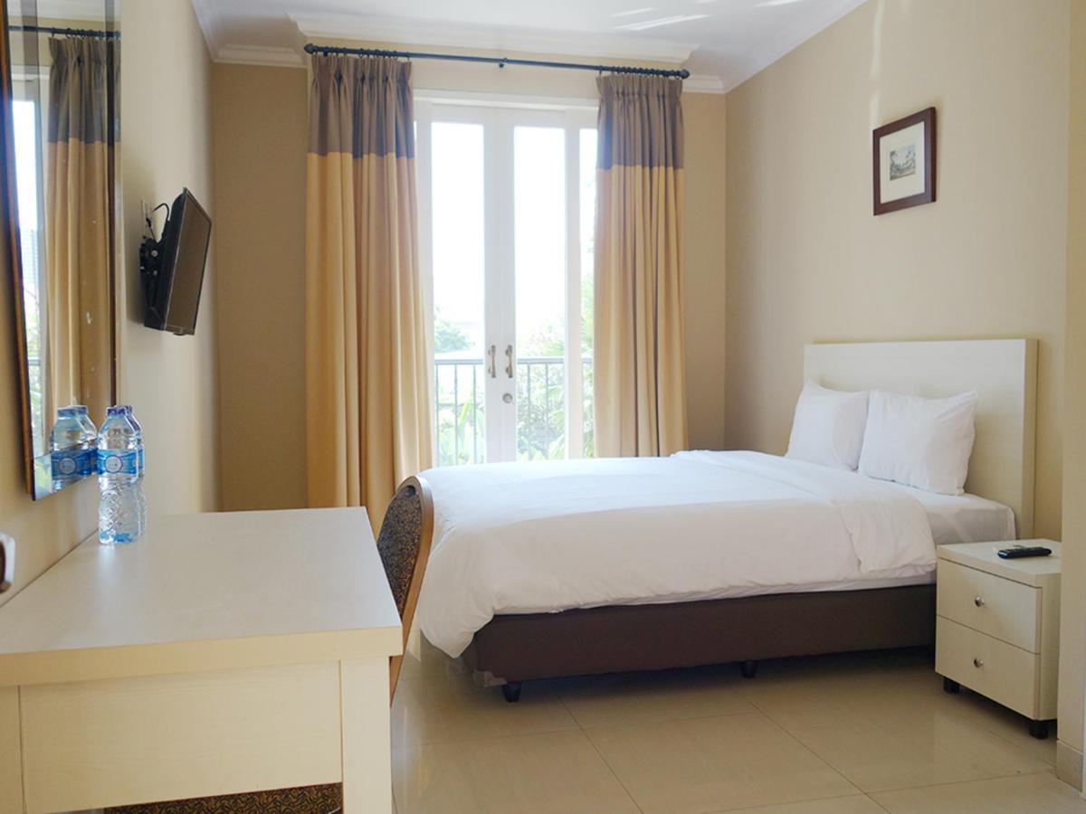 Saffron Suites Syariah Giacarta Esterno foto