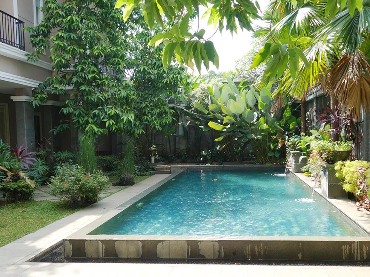 Saffron Suites Syariah Giacarta Esterno foto